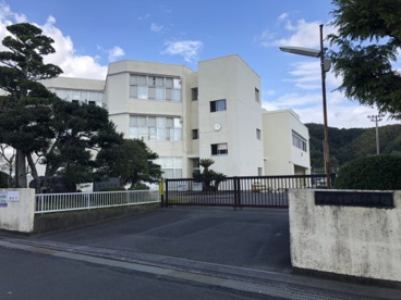 藤枝市立藤岡小学校の画像1