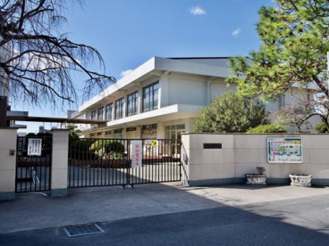 奈良市立佐保小学校の画像1