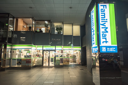 ファミリーマート 麹町三丁目店の画像1