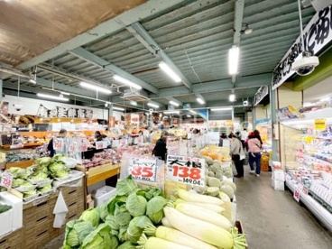 店内は広いので、ゆっくりお買い物ができますね。商品の数も豊富に揃っています。 南河生鮮市場(クニーズ) 羽曳野店の画像1