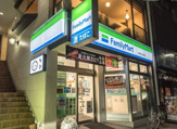 ファミリーマート 新宿市谷見附店