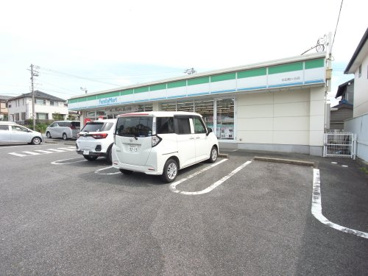 ファミリーマート 半田桐ヶ丘店の画像1