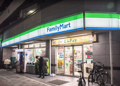 ファミリーマート 西成区役所前店の画像1