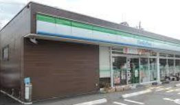 ファミリーマート 岸里東二丁目店の画像1