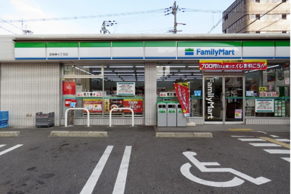 ファミリーマート 長居東三丁目店の画像1