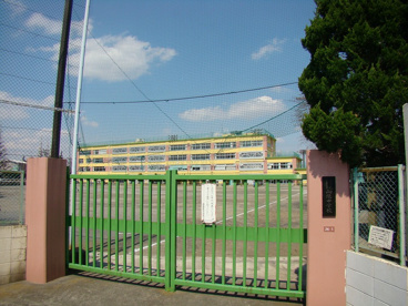 向陽中学校の画像1
