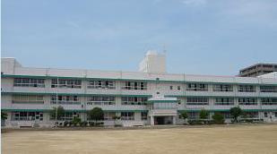 茨木市畑田小学校の画像1