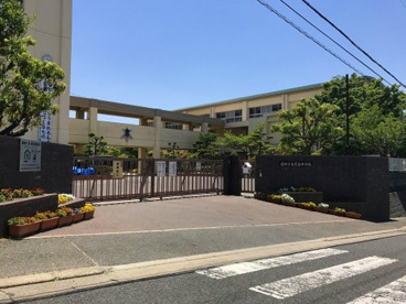 高槻市立芝谷中学校の画像1