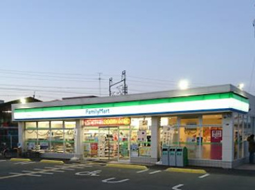 ファミリーマート 摂津東別府三丁目店の画像1