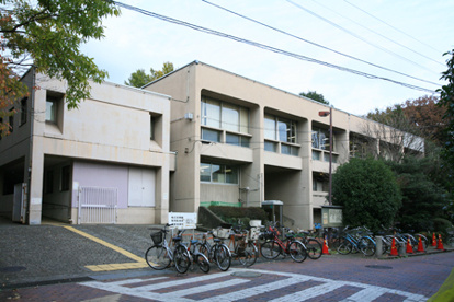 世田谷立梅ヶ丘図書館の画像1