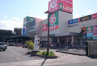 ライフ高槻城西店の画像1