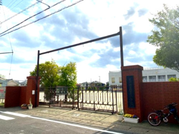 吉川市立吉川小学校の画像1