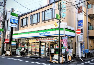 ファミリーマート 富田駅前店の画像1
