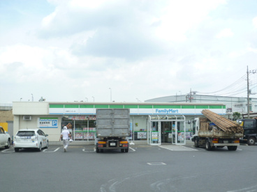 ファミリーマート三郷西インター店の画像1