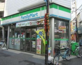 ファミリーマート 新宿中井駅前店の画像1
