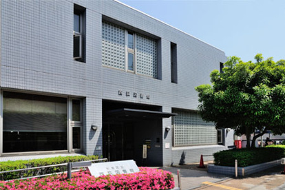 杉並区立西荻図書館の画像1