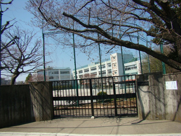 中瀬中学校の画像1