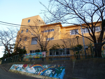 宝塚市立 長尾台小学校の画像1