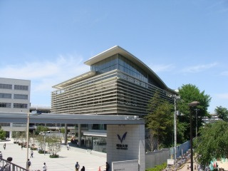 明治大学図書館和泉図書館の画像1