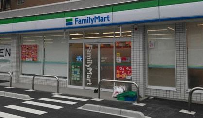 ファミリーマート 戸塚吉田町店の画像1