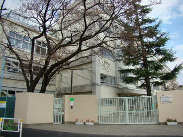 高井戸東小学校の画像1
