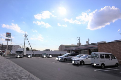 セブン-イレブン 茨木新和町店の画像1