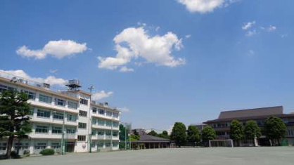 板橋区立加賀中学校の画像1