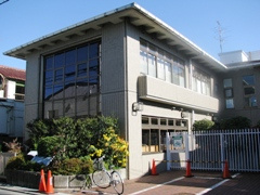 目黒区立 洗足図書館の画像1