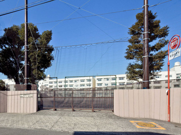横浜市立谷本中学校の画像1