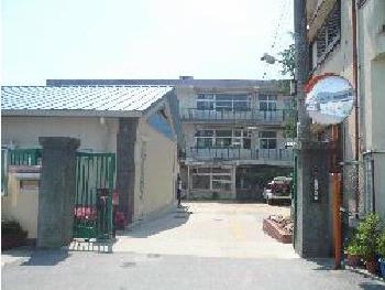 東大阪市立枚岡中学校の画像1