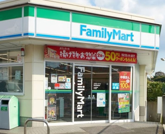 ファミリーマート 都筑加賀原店の画像1