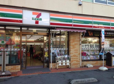 セブン-イレブン 横浜新井町店の画像1