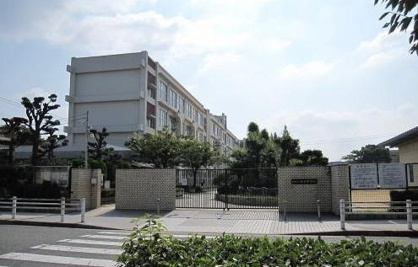 尼崎市立中央中学校の画像1