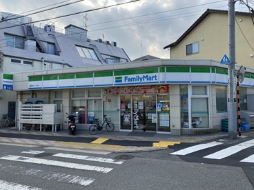 ファミリーマート田園調布2丁目店の画像1