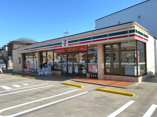 セブンイレブン 鈴鹿岸岡町店の画像