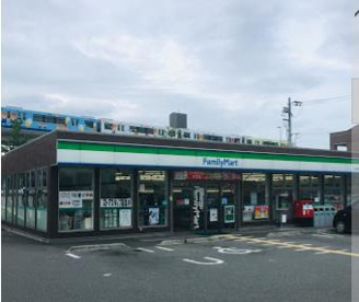 ファミリーマート 名神吹田インター前店の画像1