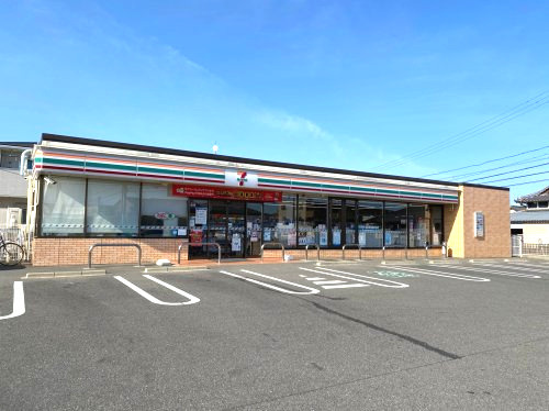 セブンイレブン 鈴鹿道伯町店の画像