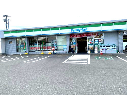 ファミリーマート 鈴鹿寺家店の画像