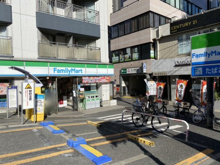 ファミリーマート 牛込柳町駅前店