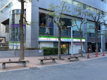 ファミリーマート 麹町駅前店