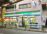 ファミリーマート 町屋店