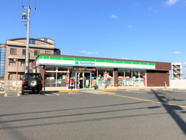 ファミリーマート東安堵店の画像1