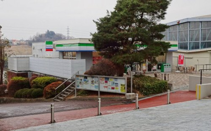 ファミリーマート 帝京大学店の画像1