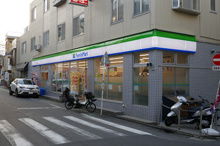 コンビニエンスストア ファミリーマート 池尻二丁目店