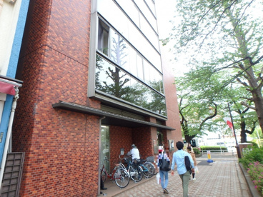 多摩信用金庫 国立支店の画像1