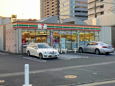 セブンイレブン新横浜駅東店の画像1