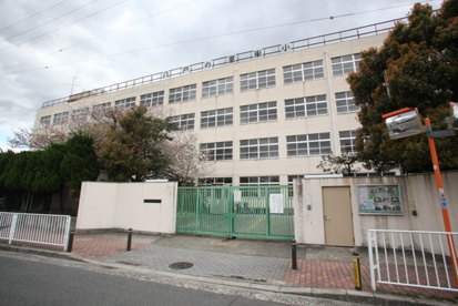八戸ノ里東小学校の画像1