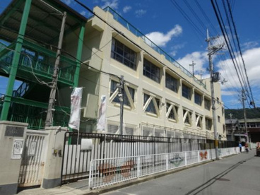 枚岡西小学校の画像1