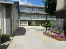 枚岡中学校