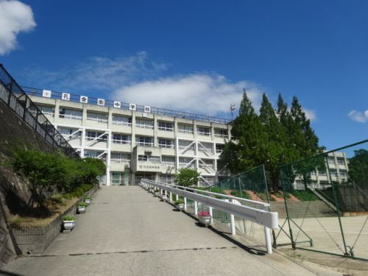 孔舎衛中学校の画像1